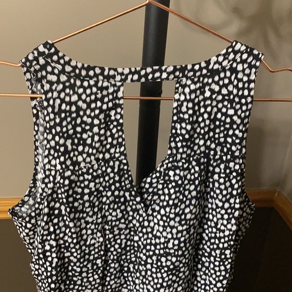 Old navy black & white v neck dress size XS - Picture 3 of 5